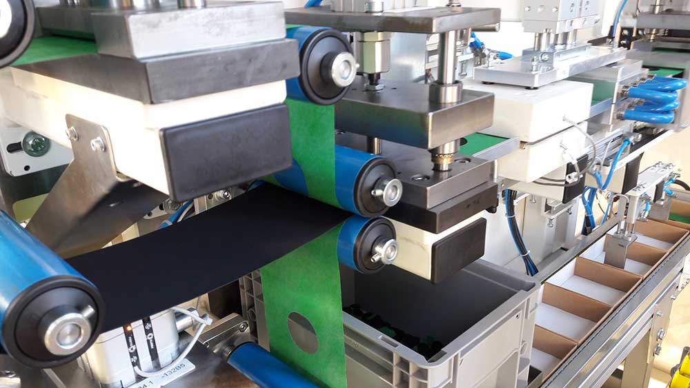 Material feed lamination EPDM and fleece