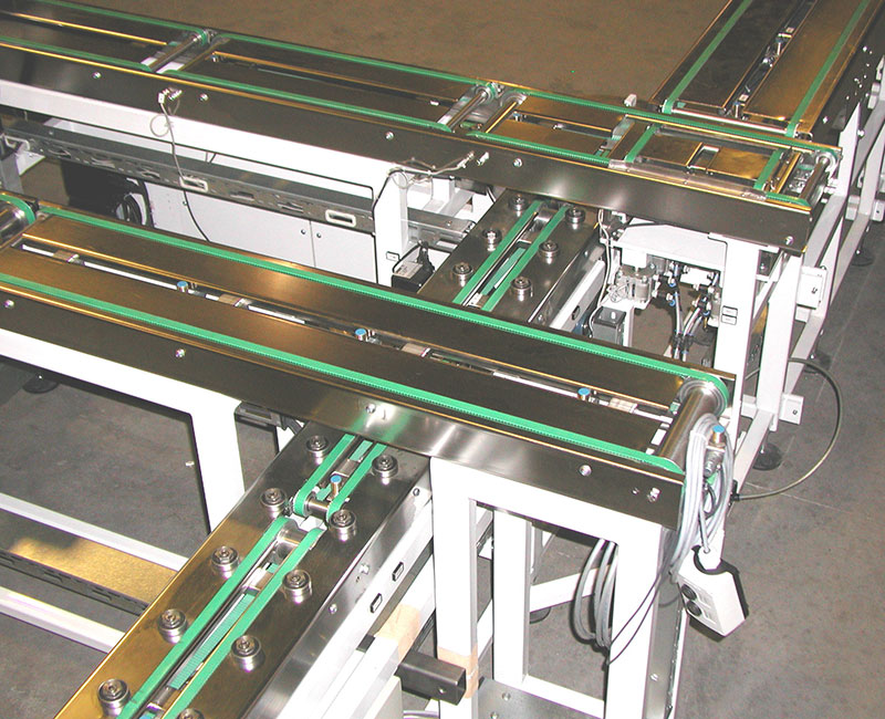 Belt conveyor in stainless steel design