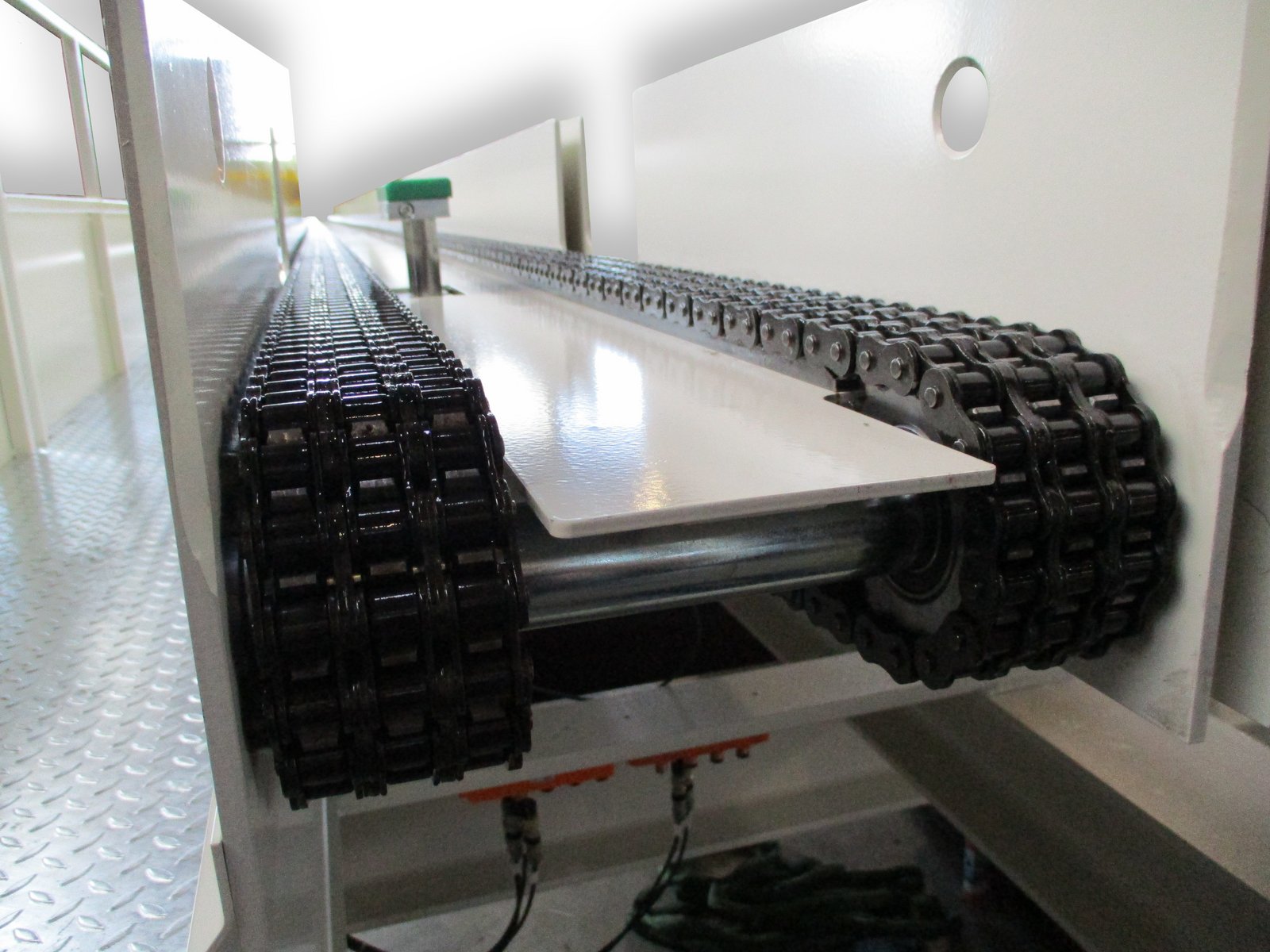 Detail triplex chain conveyor