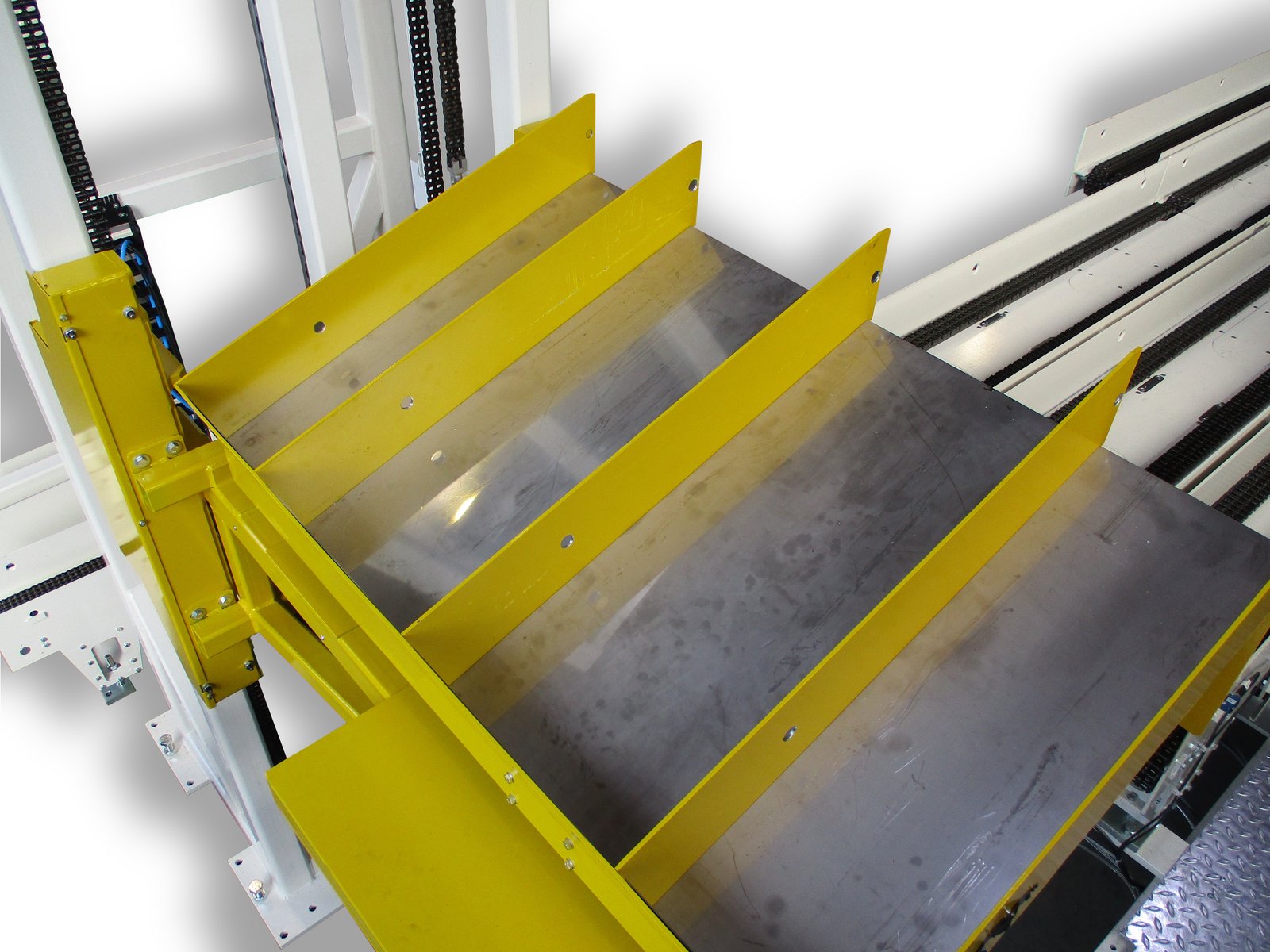 Detail lift with workpiece holders