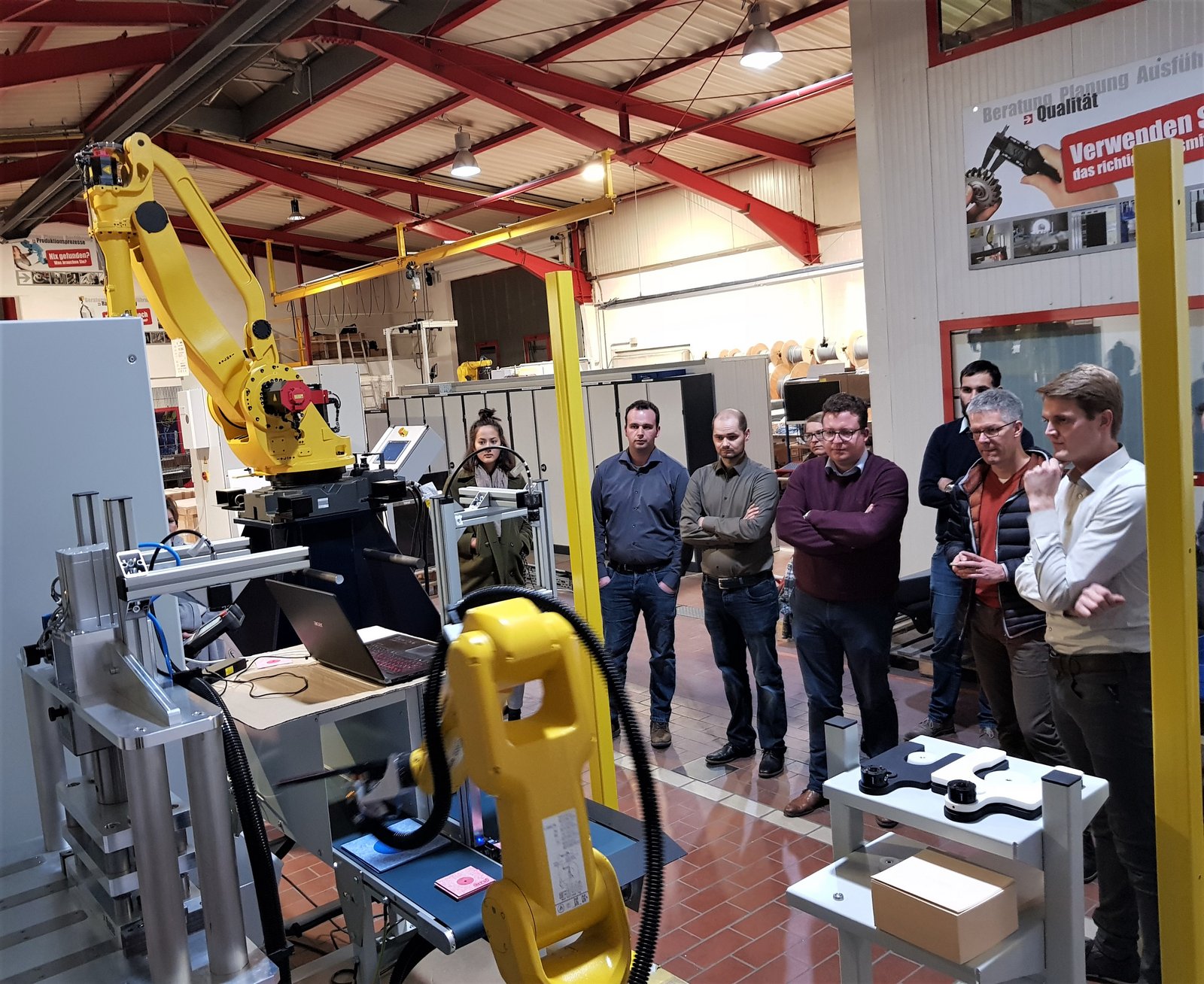 THE FAMILY COMPANIES inform themselves about the use of robotics