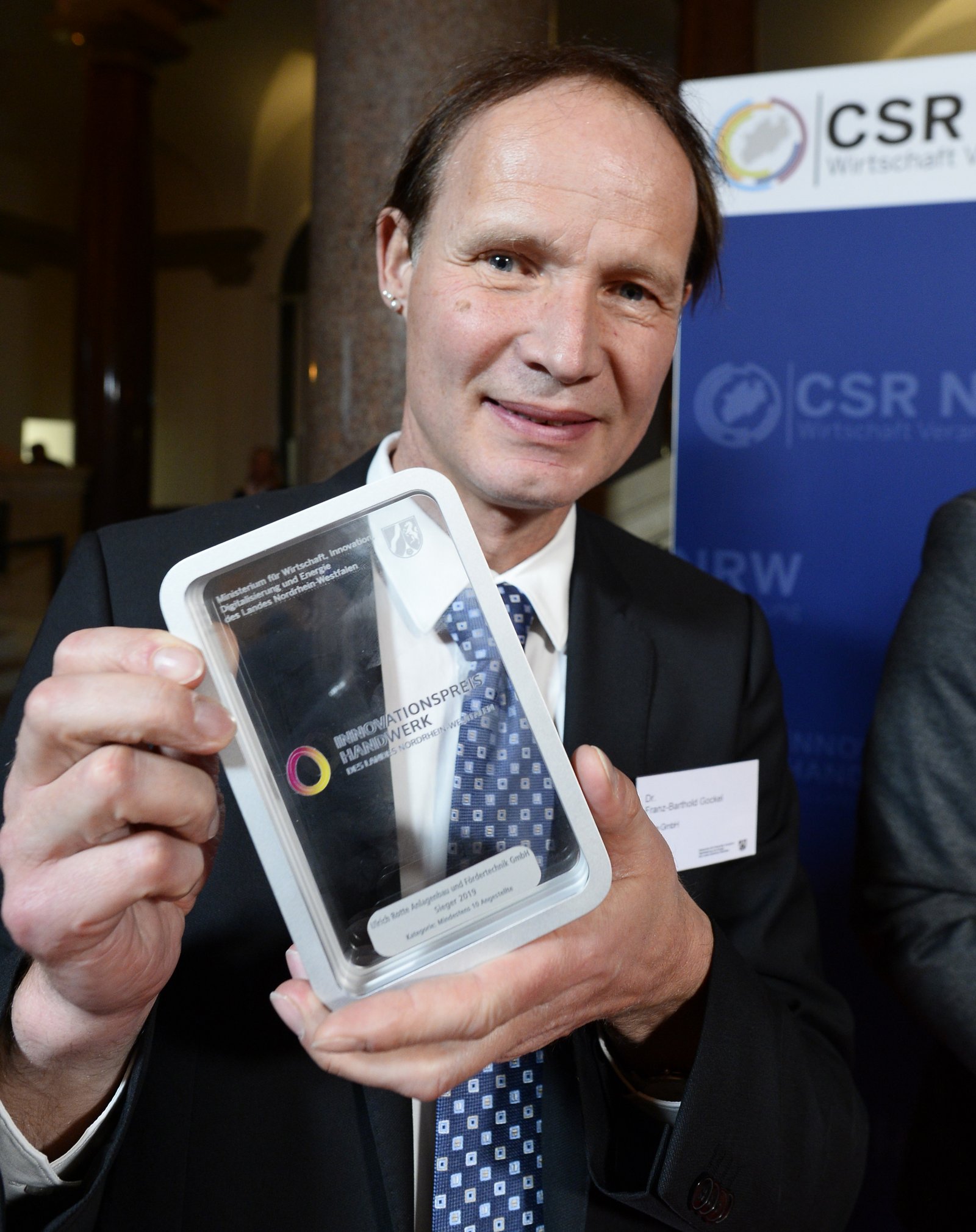 Dr. Franz-Barthold Gockel with the Innovation Award 2019
